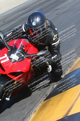 media/Oct-17-2024-Racers Edge (Thu) [[f51934c085]]/B Group/Session 2 (Turn 6 Inside)/